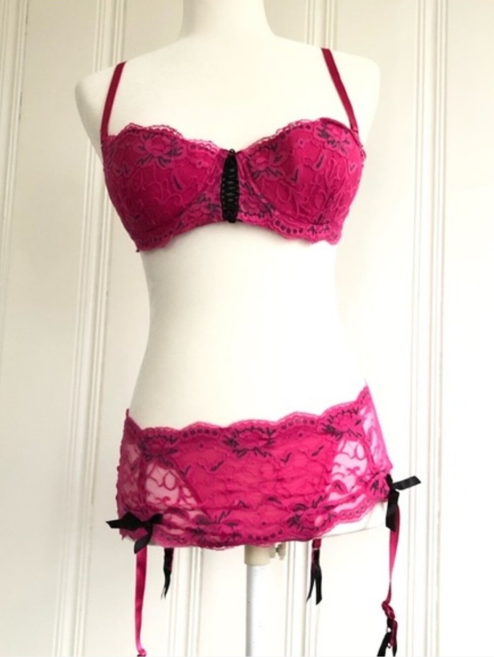 Native Intimates Pink & Black Lace Lingerie Set 36C